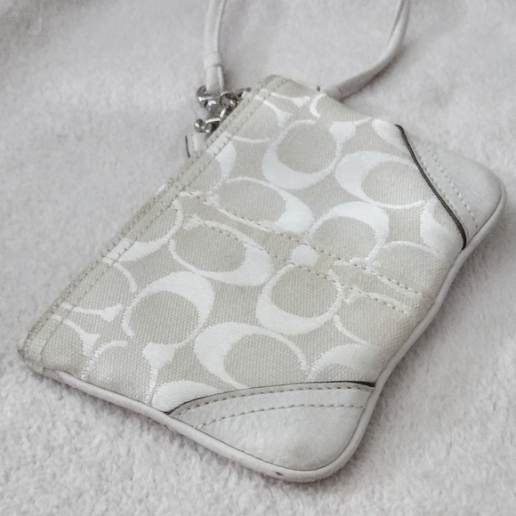 🤍 Vintage Y2K Hampton Chalk White Small Signature Wristlet - Picture 5 of 8